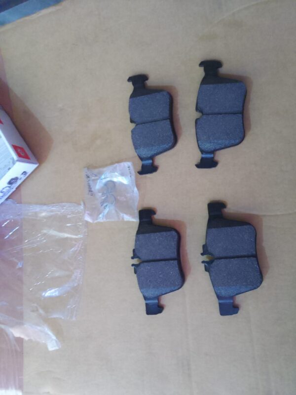 W205 REAR BRAKE PADS